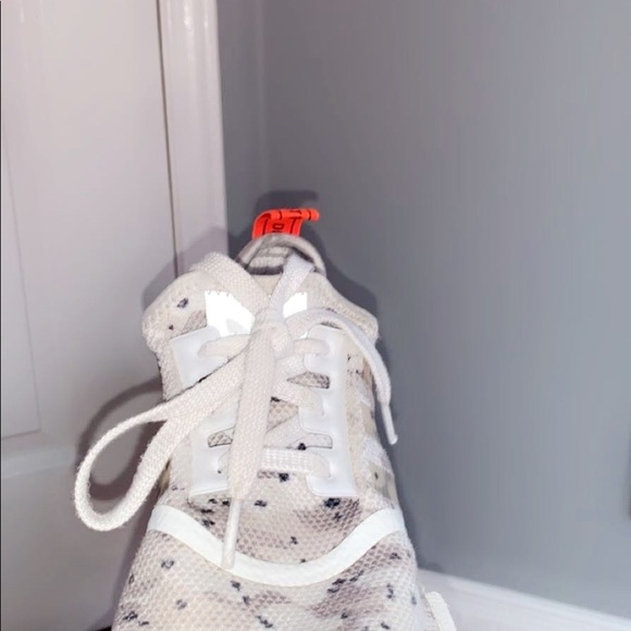 Addias - Picture 6 of 6